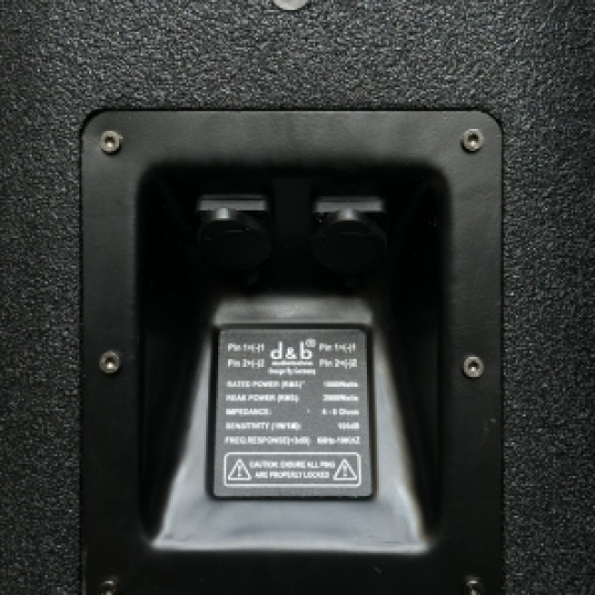 Loa Model d&b -212v2